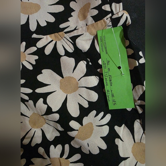 NWOT Floral Pull-On Wide Leg Pant - Picture 7 of 8